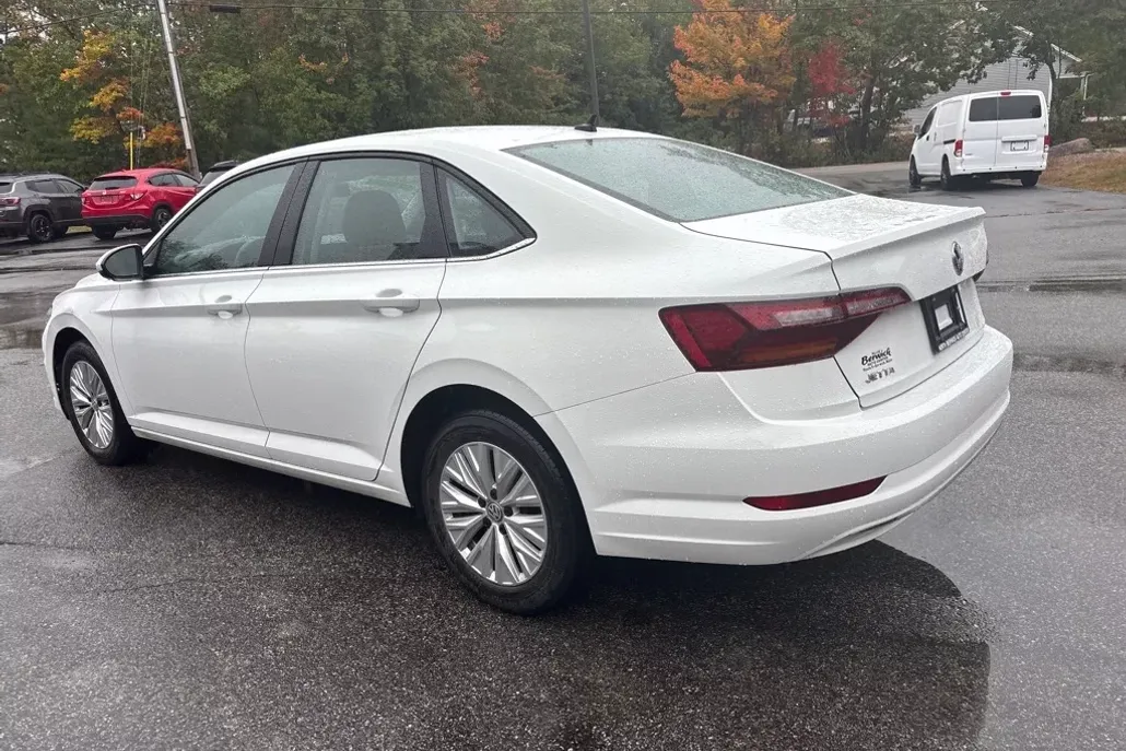 2019 Volkswagen Jetta SE R-Line photo 1