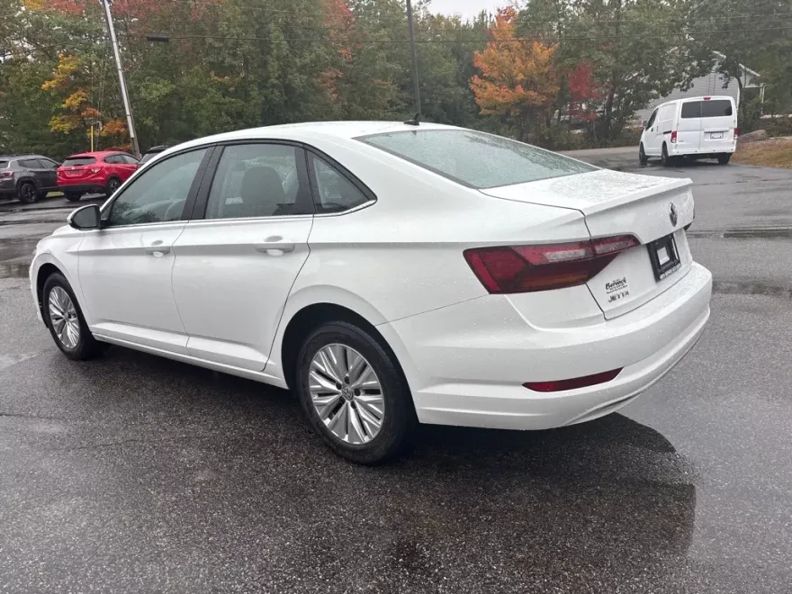 2019 Volkswagen Jetta SE R-Line photo 1