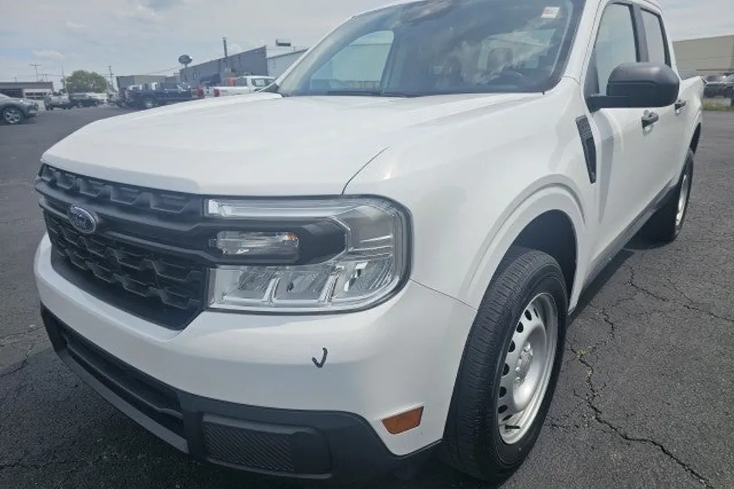 2022 Ford Maverick XL photo 1