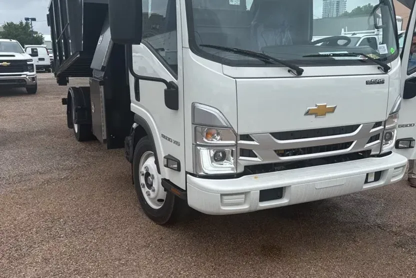 2024 Chevrolet Silverado photo 1