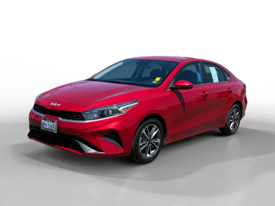 2022 Kia Forte LXS photo 1