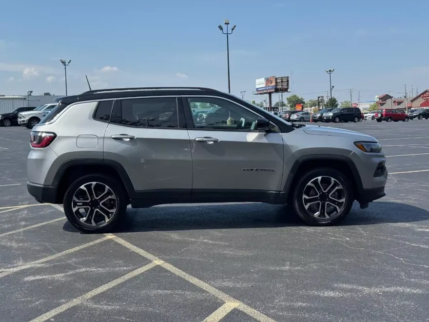 2022 Jeep Compass Limited photo 1