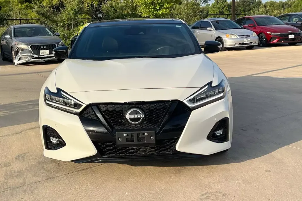 2023 Nissan Maxima SR photo 1