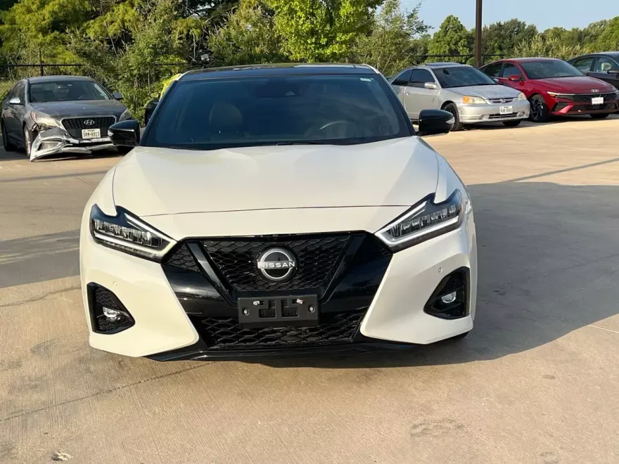 2023 Nissan Maxima SR photo 1