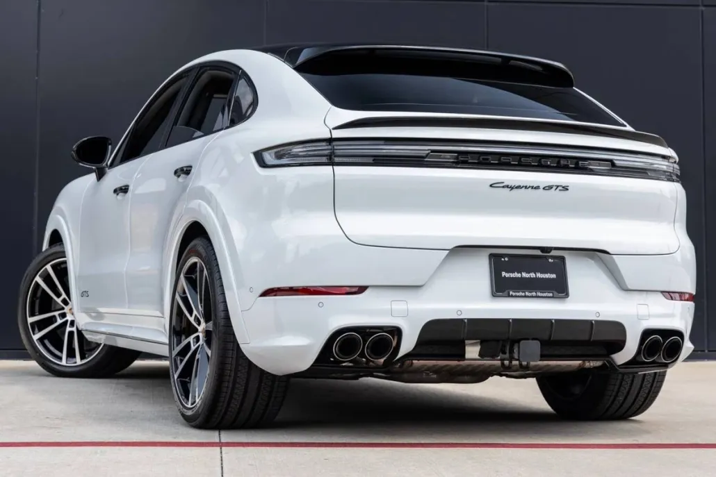 2026 Porsche Cayenne GTS Coupe photo 1