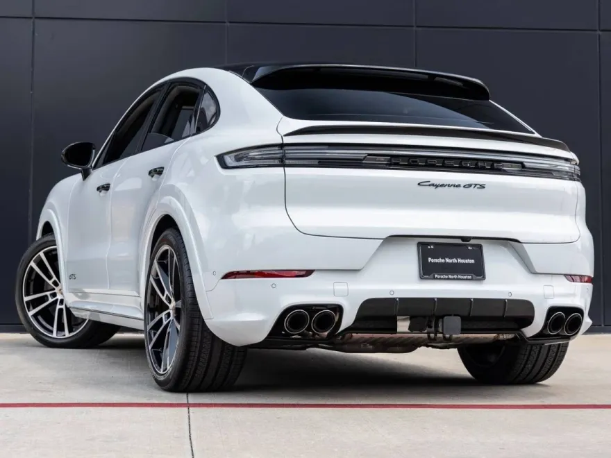2026 Porsche Cayenne GTS Coupe photo 1
