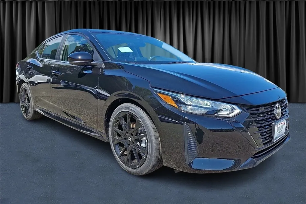 2025 Nissan Sentra SR photo 1