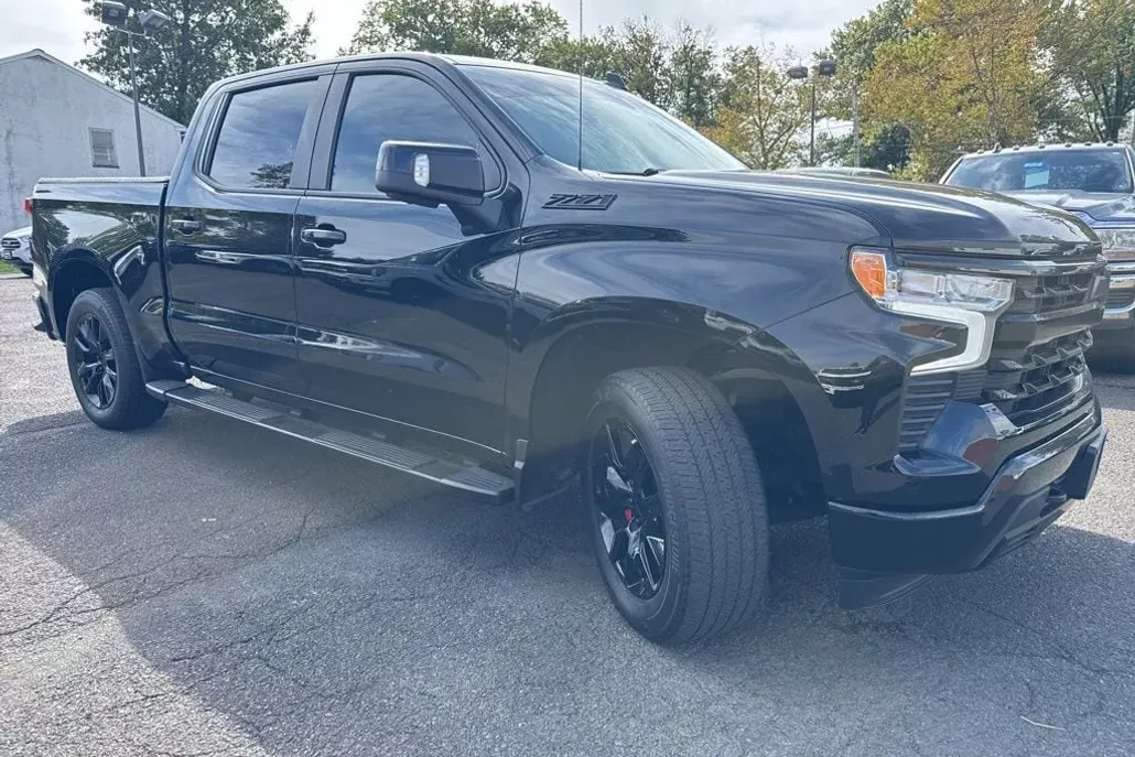 2022 Chevrolet Silverado 1500 RST photo 1