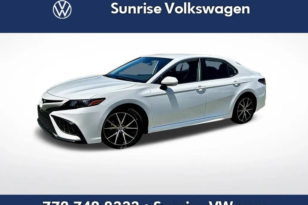2023 Toyota Camry SE photo 1
