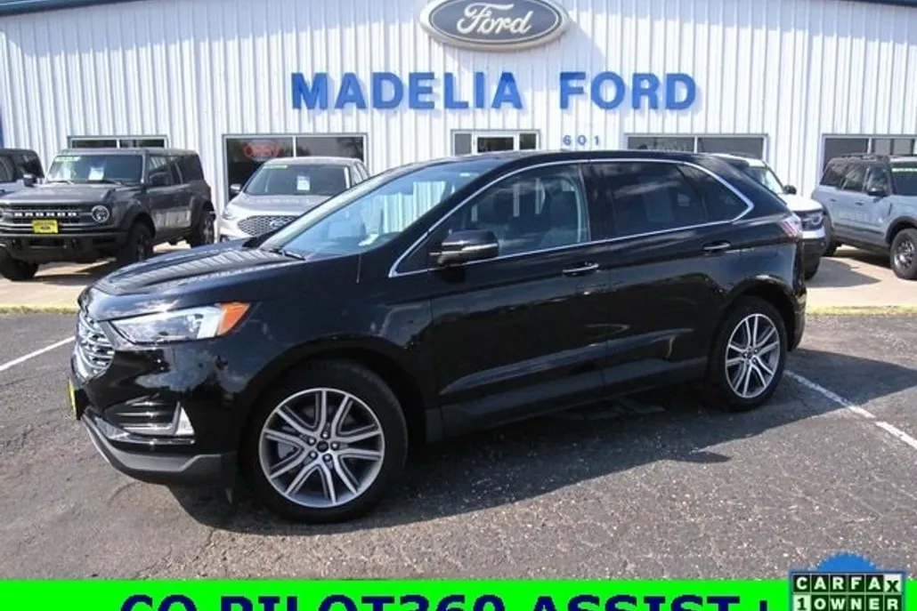 2023 Ford Edge Titanium photo 1