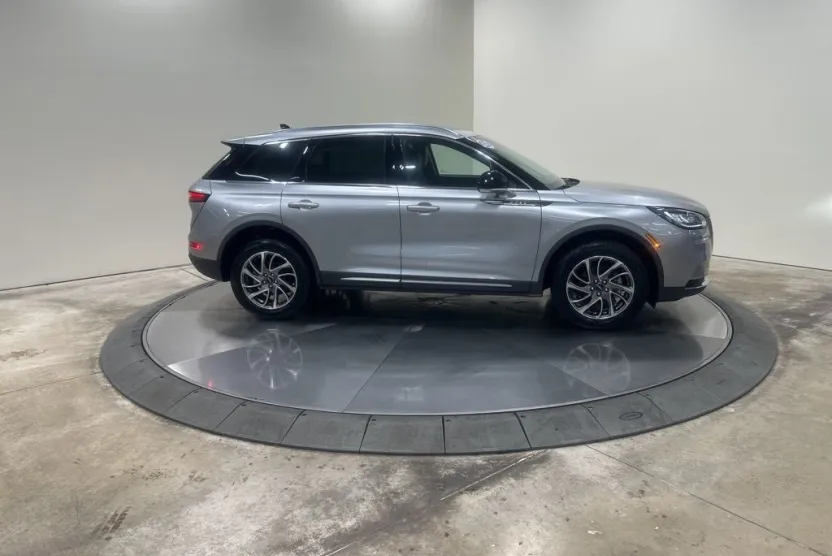 2022 Lincoln Corsair Standard photo 1
