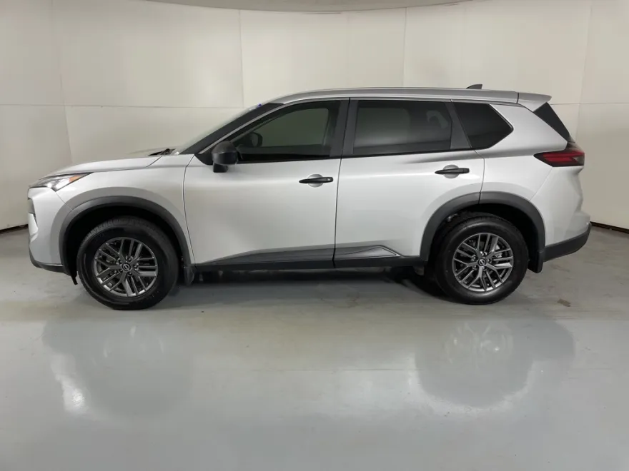 2024 Nissan Rogue S photo 1