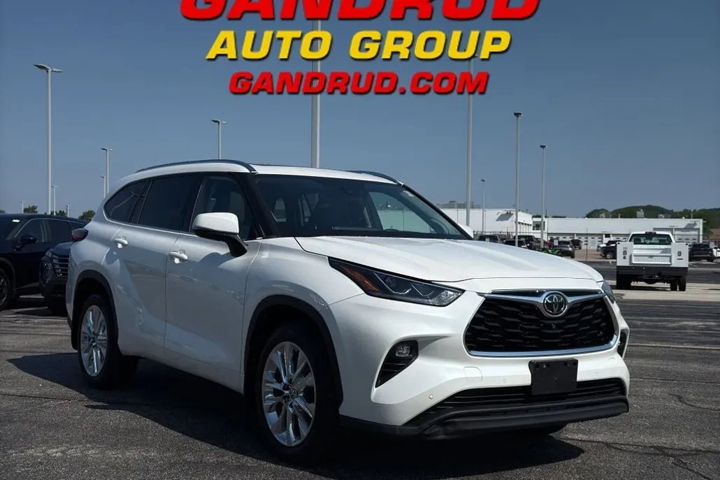 2020 Toyota Highlander Limited photo 1