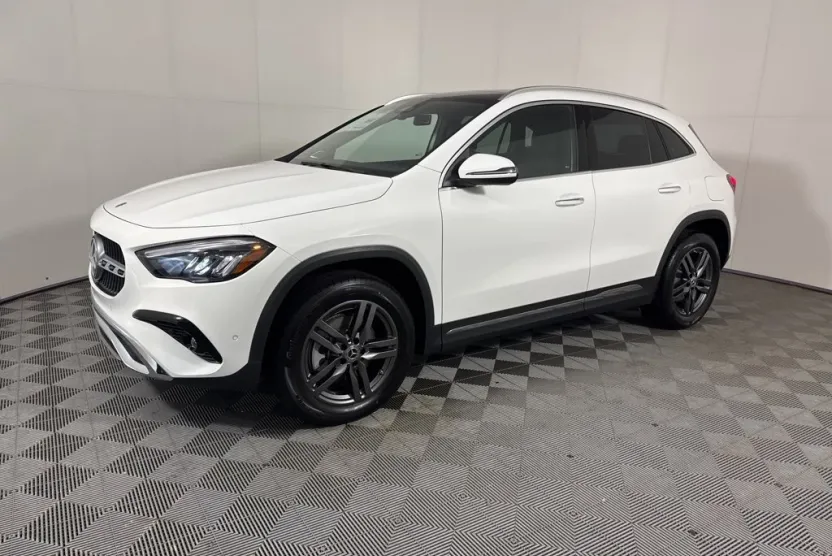 2026 Mercedes Benz GLA 250 4MATIC photo 1