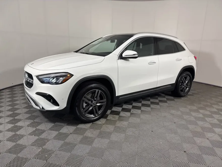 2026 Mercedes Benz GLA 250 4MATIC photo 1