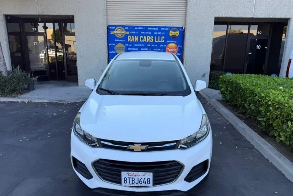 2018 Chevrolet Trax LS photo 1