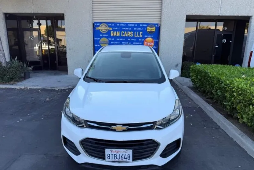 2018 Chevrolet Trax LS photo 1