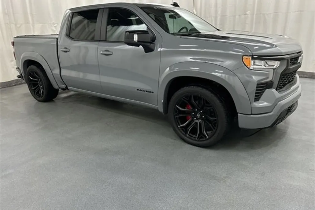 2025 Chevrolet Silverado 1500 RST photo 1