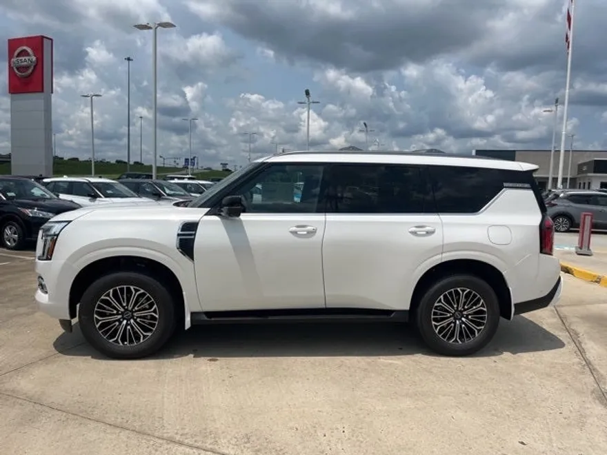 2025 Nissan Armada SL photo 1