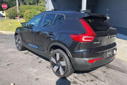 2023 Volvo XC40 Recharge Ultimate photo 2