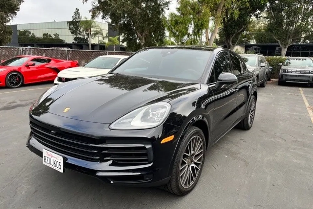 2021 Porsche Cayenne Base photo 1