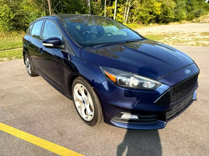2016 Ford Focus ST photo 1