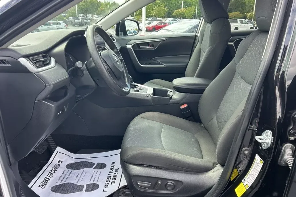 2024 Toyota RAV4 Hybrid photo 1