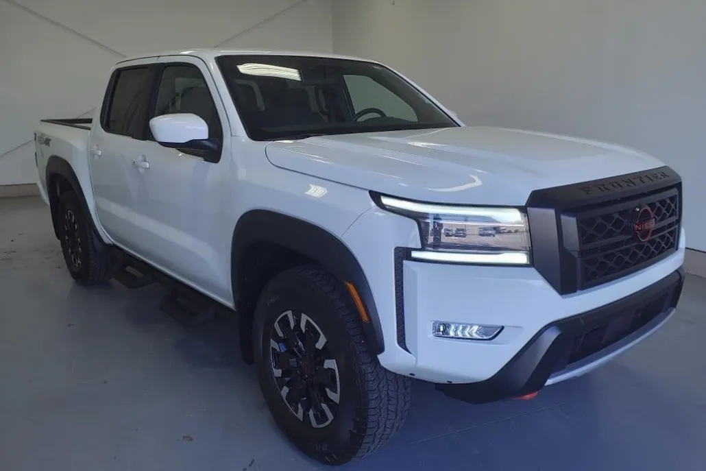2024 Nissan Frontier photo 1