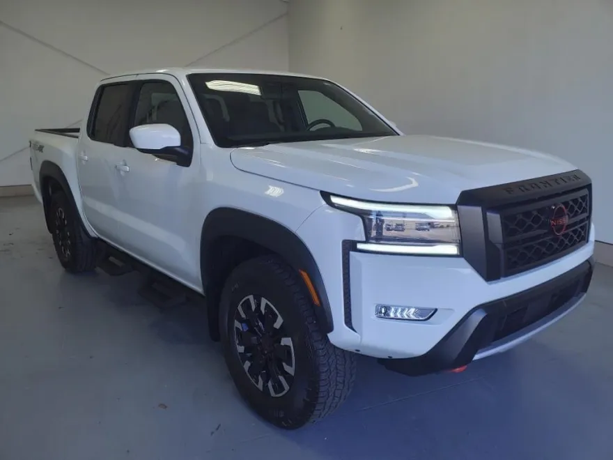 2024 Nissan Frontier photo 1