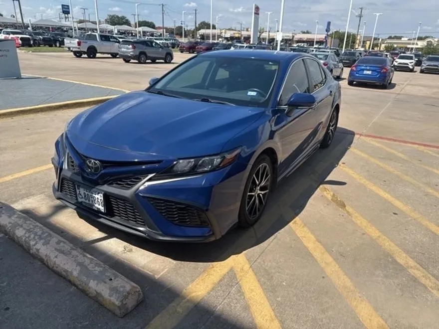 2023 Toyota Camry SE photo 1