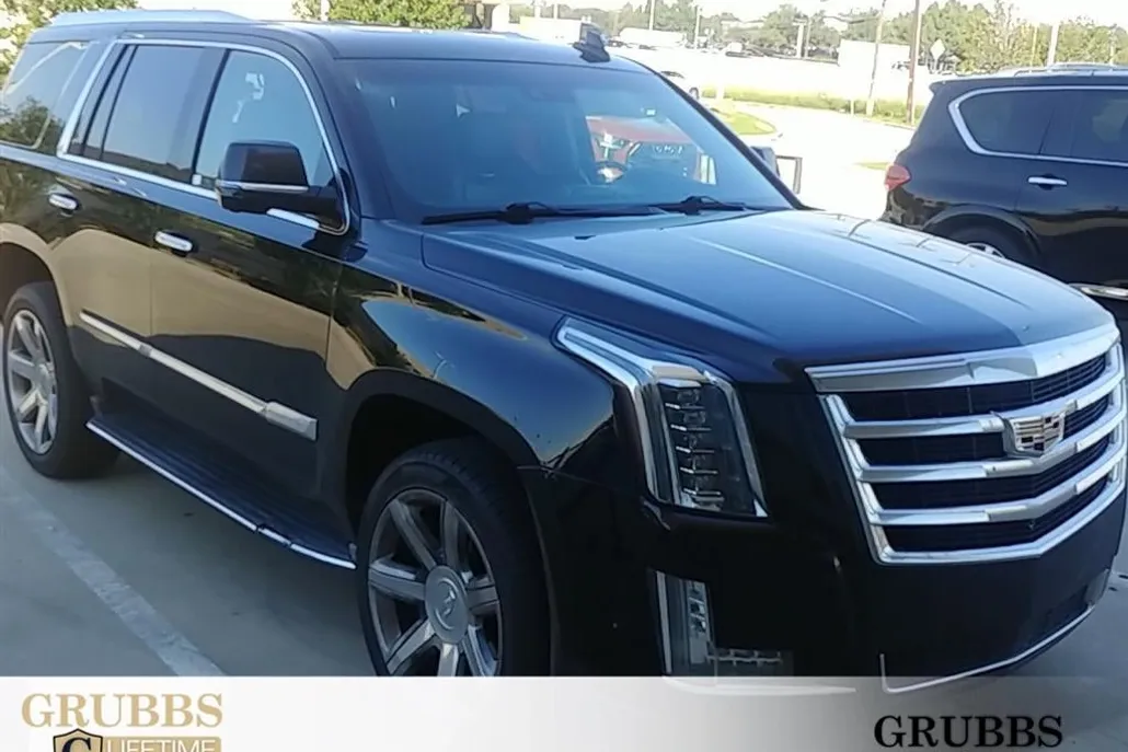 2017 Cadillac Escalade Premium Luxury photo 1