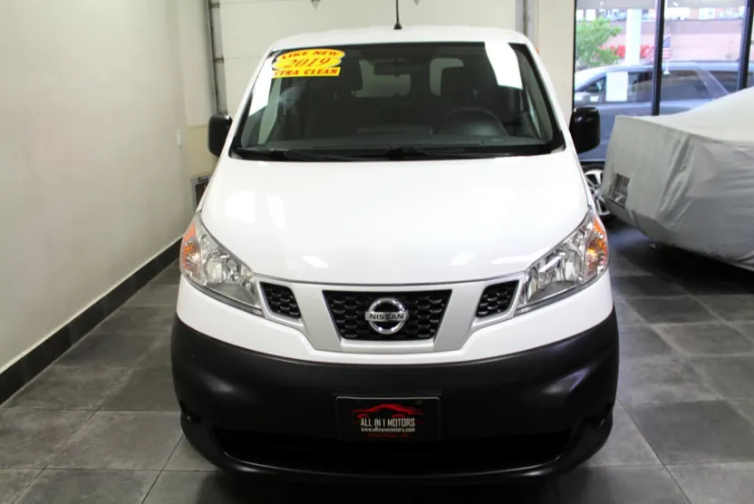 2019 Nissan NV200 S photo 1