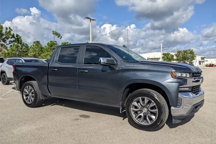 2020 Chevrolet Silverado 1500 LT photo 1