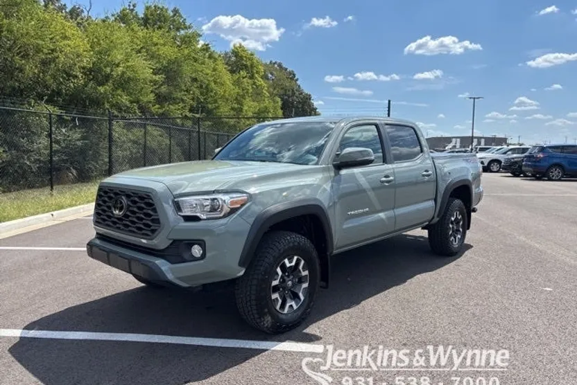 2023 Toyota Tacoma V6 photo 1