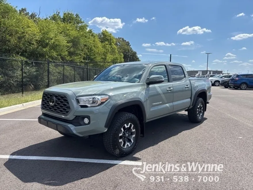 2023 Toyota Tacoma V6 photo 1