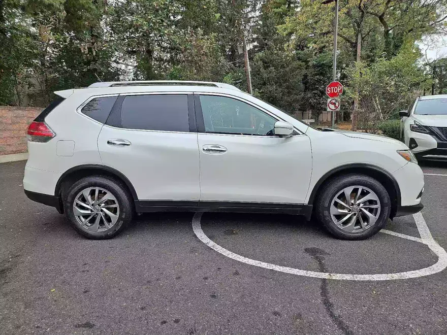 2015 Nissan Rogue AWD SL photo 1
