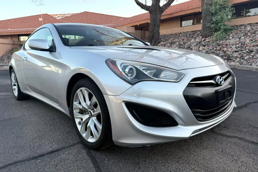 2013 Hyundai Genesis Coupe 2.0T photo 1