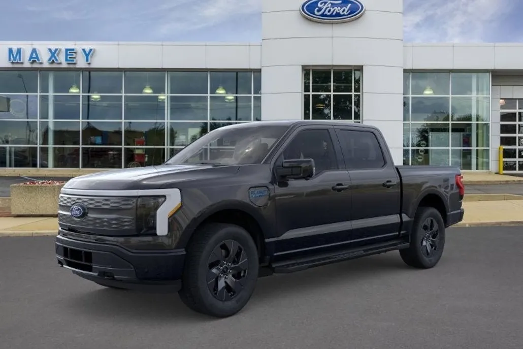 2025 Ford F-150 Lightning Lariat photo 1