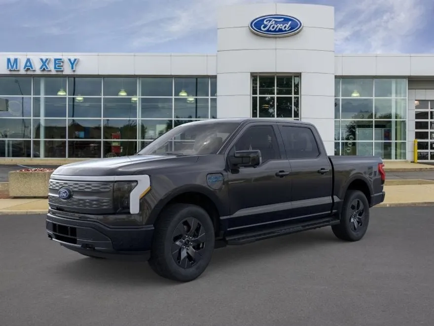 2025 Ford F-150 Lightning Lariat photo 1