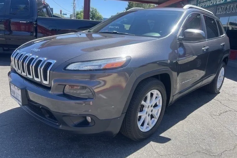 2016 Jeep Cherokee Latitude Altitude photo 1