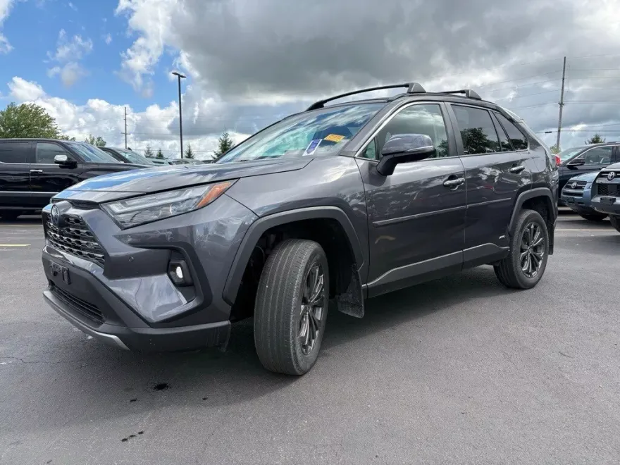 2022 Toyota RAV4 Hybrid Limited photo 1