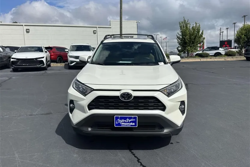 2021 Toyota RAV4 XLE Premium photo 1