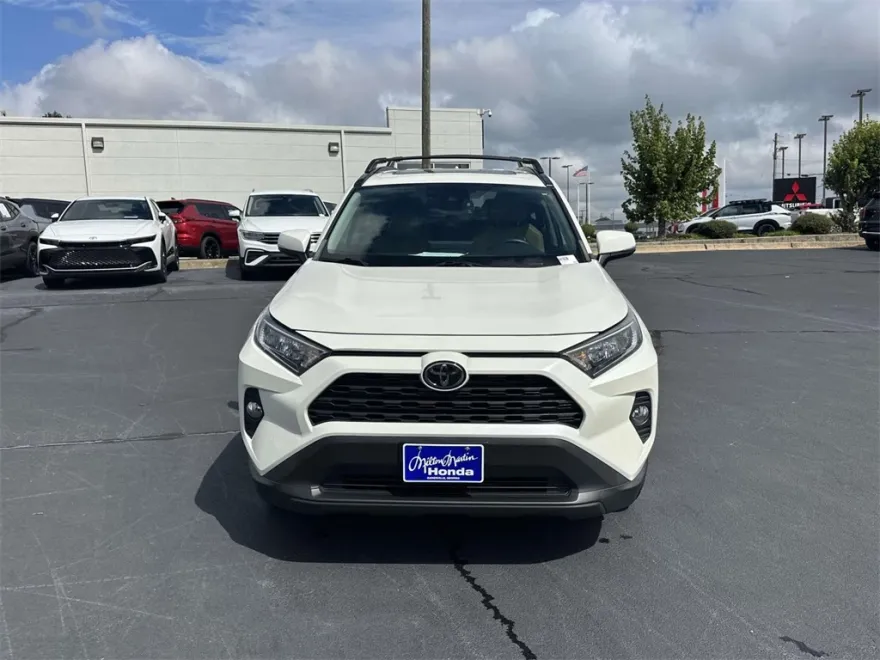 2021 Toyota RAV4 XLE Premium photo 1