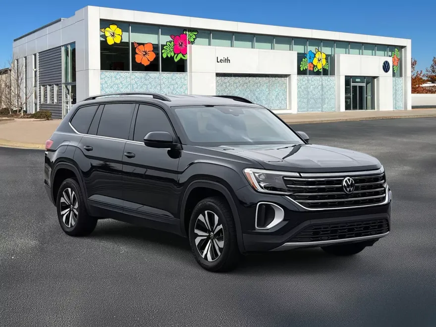 2024 Volkswagen Atlas SE photo 1