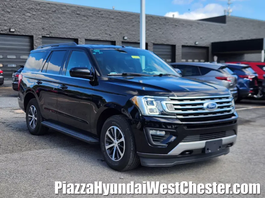 2018 Ford Expedition XLT photo 1