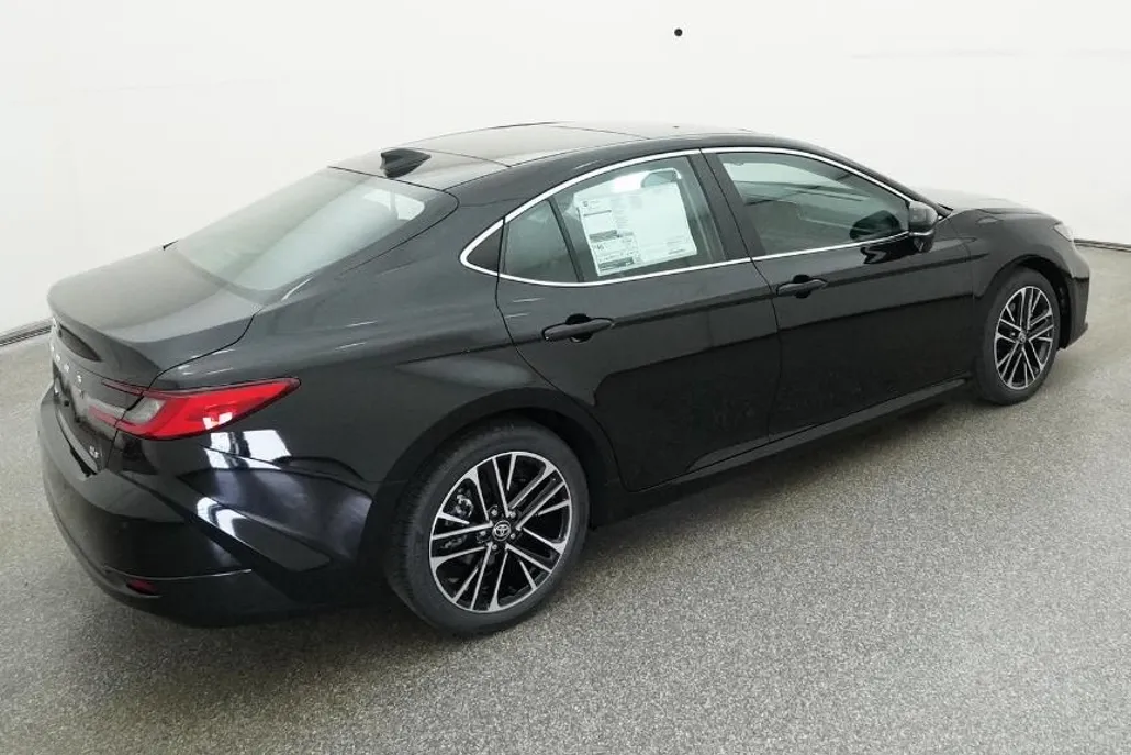 2026 Toyota Camry XLE photo 1