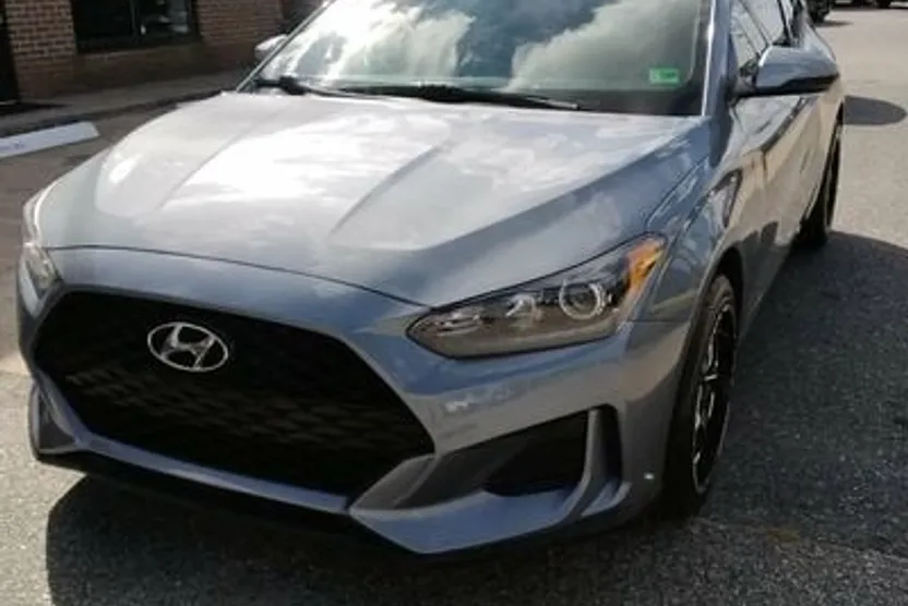 2019 Hyundai Veloster 2.0L Premium photo 1