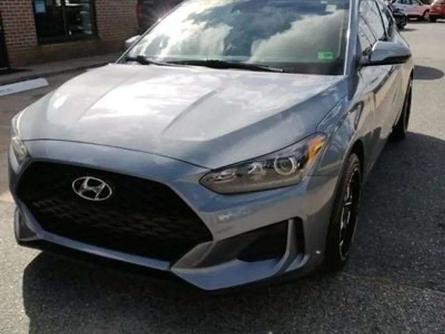 2019 Hyundai Veloster 2.0L Premium photo 1