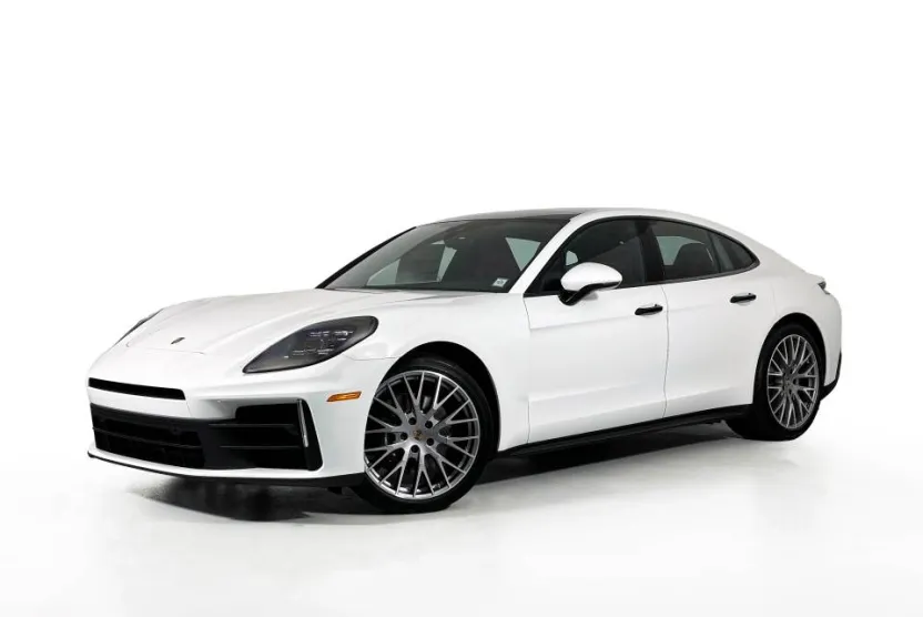 2025 Porsche Panamera 4 photo 1