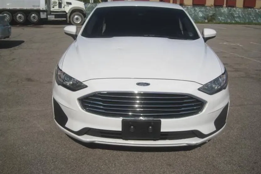 2019 Ford Fusion SE photo 1